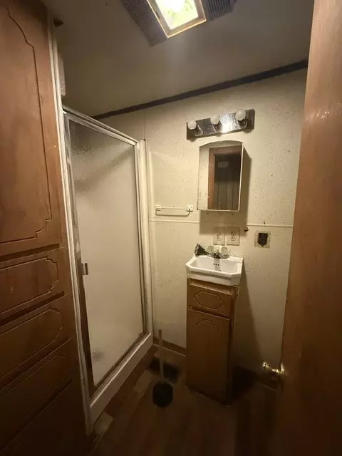 Bath - 1908 Walnut St, Paris, AR 72855 photo 1 of 1