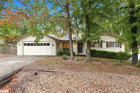 7 Abingdon Ln, Bella Vista, AR 72715