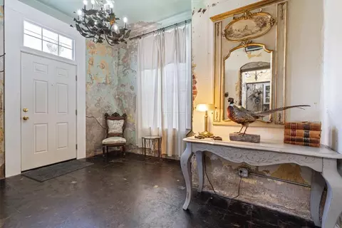 Entry Way - 209 River St, Ozark, AR 72949 photo 4 of 4