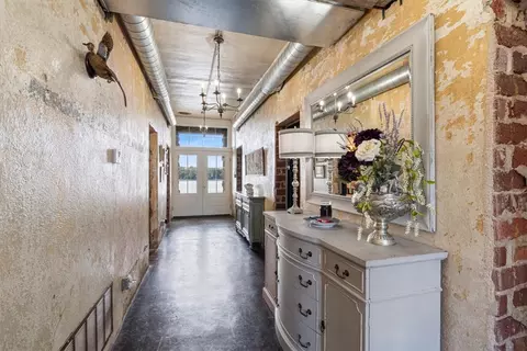 Entry Way - 209 River St, Ozark, AR 72949 photo 2 of 4