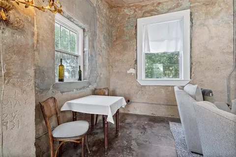 Dining - 209 River St, Ozark, AR 72949 photo 1 of 1