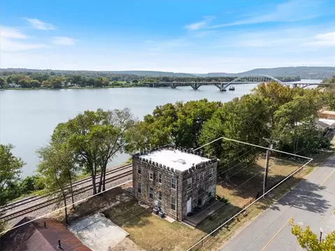 View/Area - 209 River St, Ozark, AR 72949 photo 1 of 5