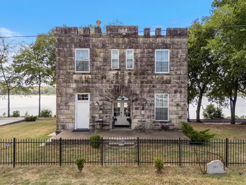 209 River St, Ozark, AR 72949