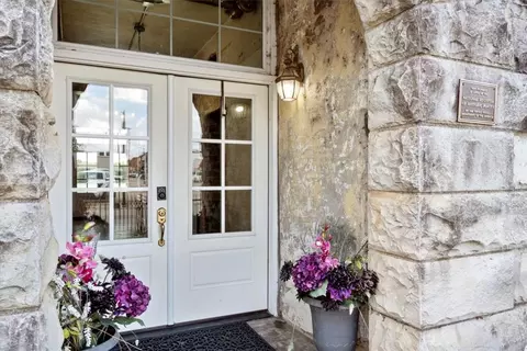 Entry Way - 209 River St, Ozark, AR 72949 photo 1 of 4