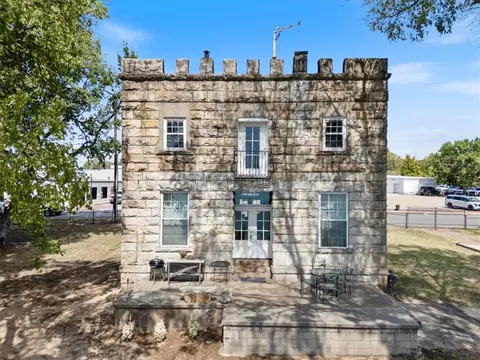 Exterior - 209 River St, Ozark, AR 72949 photo 5 of 6