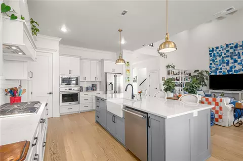 Kitchen - 2812 S 20th St, Rogers, AR 72758 photo 4 of 8