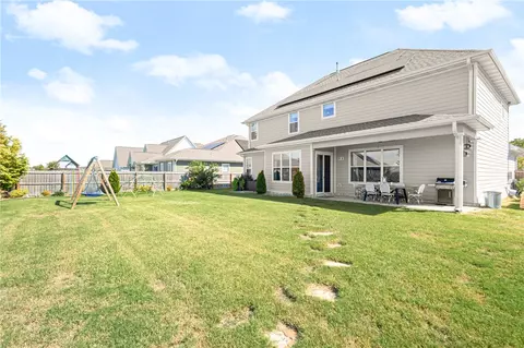 Exterior - 2812 S 20th St, Rogers, AR 72758 photo 4 of 12