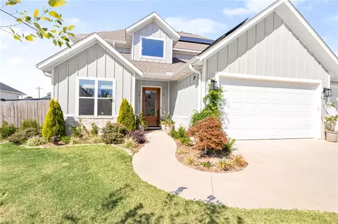 Exterior - 2812 S 20th St, Rogers, AR 72758 photo 3 of 12