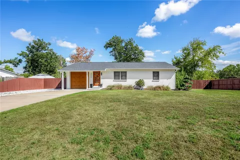 2004 Oakwood Ave, Bentonville, AR 72712