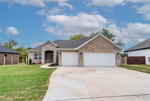 95 W Watson Ln, Farmington, AR 72730