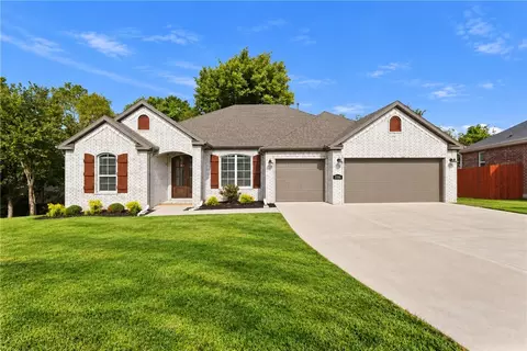 1588 N Dawes St, Fayetteville, AR 72704