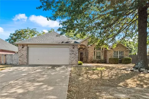 300 Old Forge Dr, Bentonville, AR 72712