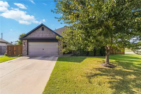 5702 W Red Maple Dr, Rogers, AR 72758