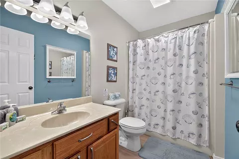 Bath - 21265 Maple Dr, Garfield, AR 72732 photo 1 of 4