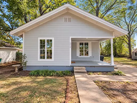 212 E St, Russellville, AR 72801