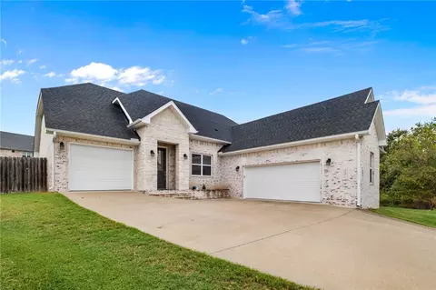 602 Ashley Cir, Cave Springs, AR 72718