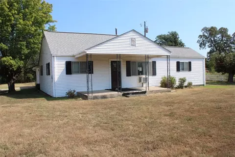 404 Cedar St, Marshall, AR 72650