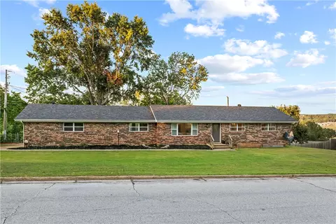 1223 Speer Dr, Harrison, AR 72601