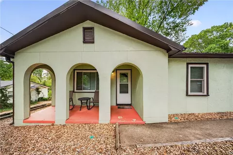 606 NW Melody Ln, Bentonville, AR 72712