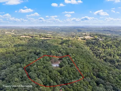 202 Silver Ridge Rd, Eureka Springs, AR 72632