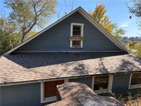 Exterior - 513 Mclean Ave, Cotter, AR 72626 photo 9 of 9