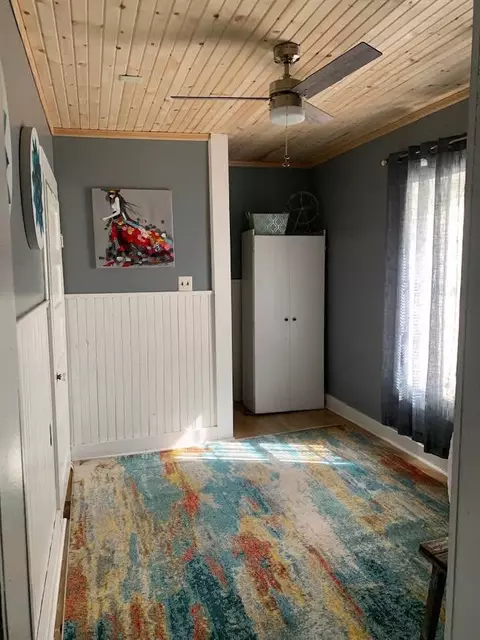 Entry Way - 513 Mclean Ave, Cotter, AR 72626 photo 1 of 2
