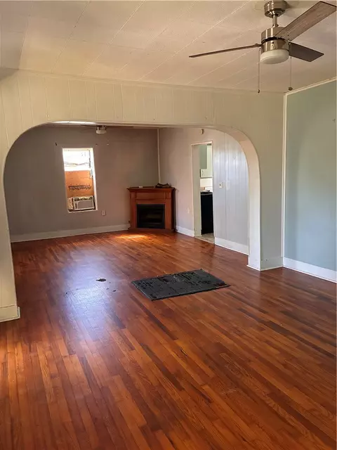 Living - 513 Mclean Ave, Cotter, AR 72626 photo 2 of 3