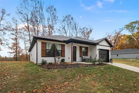6 Washington Ln, Bella Vista, AR 72715