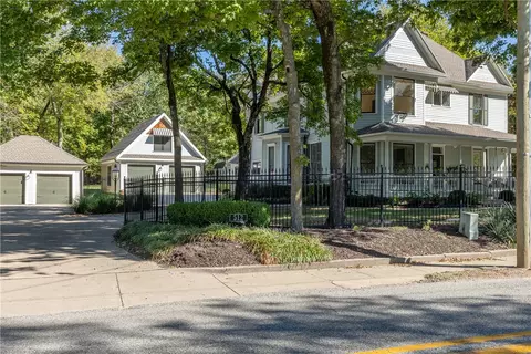 512 N Mission Blvd, Fayetteville, AR 72701