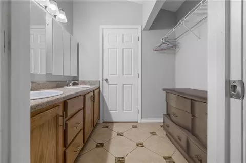Entry Way - 511 E Gordon Ave, Harrison, AR 72601 photo 2 of 2