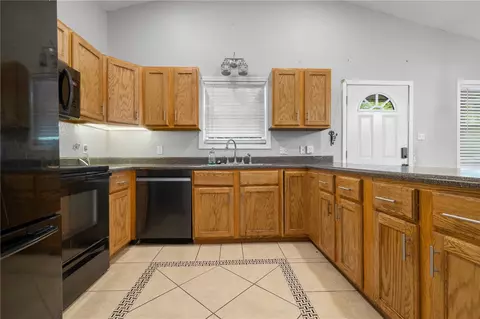 Kitchen - 511 E Gordon Ave, Harrison, AR 72601 photo 3 of 4