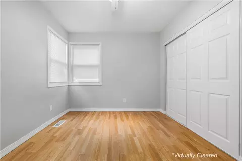 Bedroom - 511 E Gordon Ave, Harrison, AR 72601 photo 2 of 3