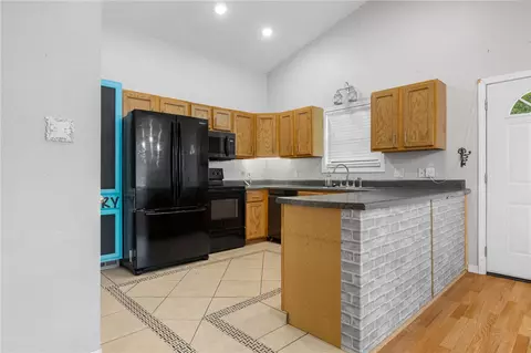Kitchen - 511 E Gordon Ave, Harrison, AR 72601 photo 1 of 4