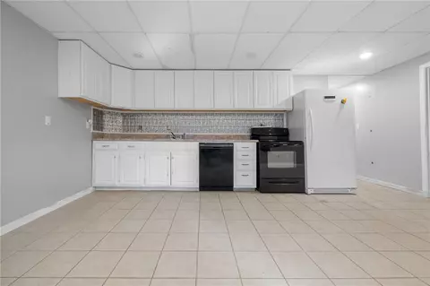 Kitchen - 511 E Gordon Ave, Harrison, AR 72601 photo 4 of 4