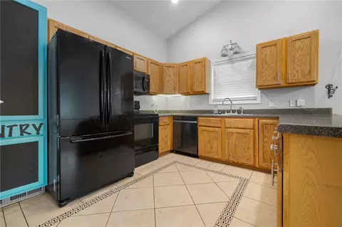 Kitchen - 511 E Gordon Ave, Harrison, AR 72601 photo 2 of 4