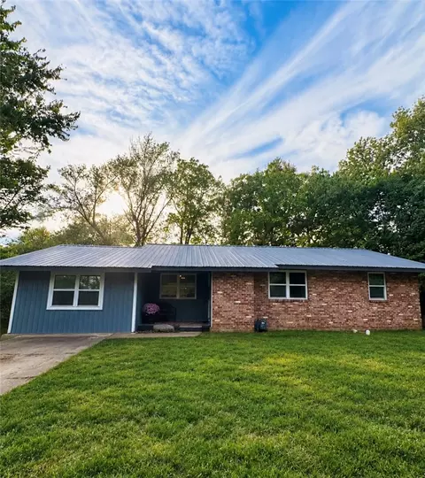 204 Kennan St, Prairie Grove, AR 72753