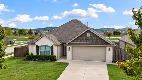 4439 W Divide Dr, Fayetteville, AR 72704