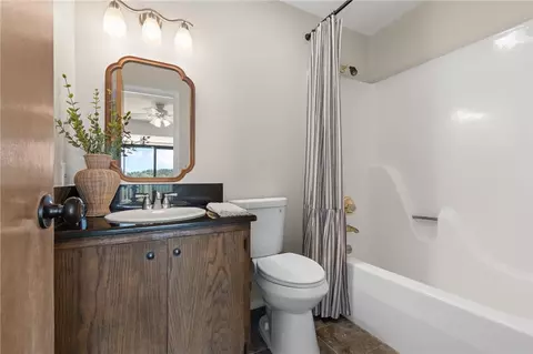 Bath - 4357 Cherry Tree Ln, Harrison, AR 72601 photo 2 of 3