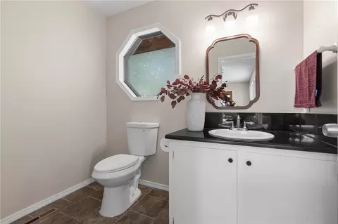 Bath - 4357 Cherry Tree Ln, Harrison, AR 72601 photo 1 of 3