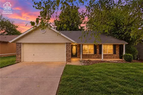 3168 W Shale St, Fayetteville, AR 72704