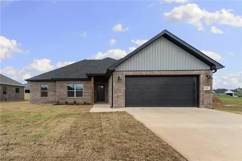 1101 Cook St, Pea Ridge, AR 72751