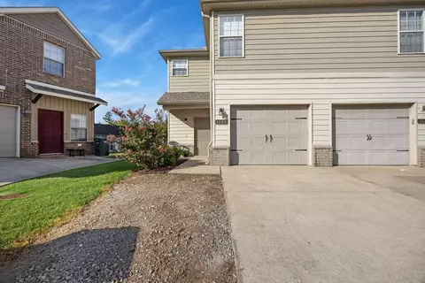 1125 S Tottenham Ct, Fayetteville, AR 72704