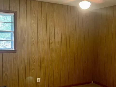 Bedroom - 106 Alberta St, Harrison, AR 72601 photo 3 of 5