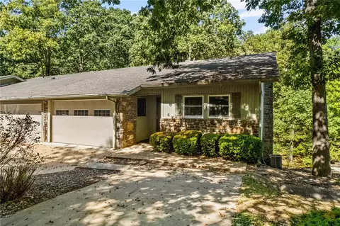 6 Victoria Ln, Bella Vista, AR 72715