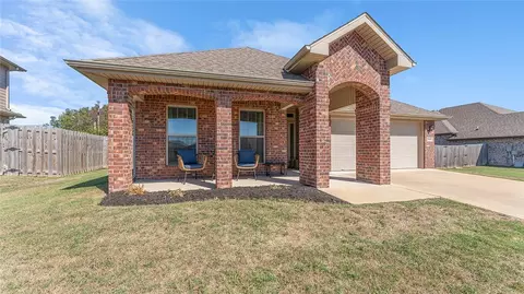3660 Macintosh Way, Bentonville, AR 72712