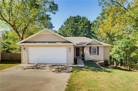 7 Witherby Ln, Bella Vista, AR 72714