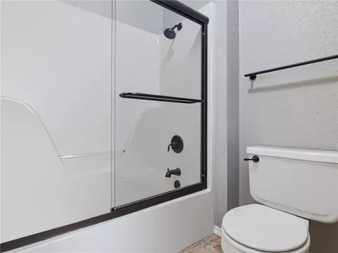 Bath - 4100 Clark Ave, Springdale, AR 72762 photo 6 of 6