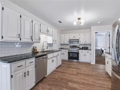 Kitchen - 4100 Clark Ave, Springdale, AR 72762 photo 2 of 5