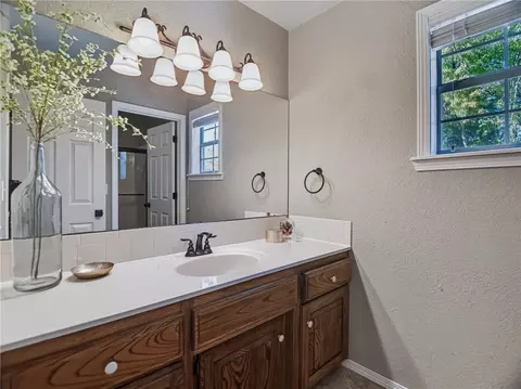 Bath - 4100 Clark Ave, Springdale, AR 72762 photo 5 of 6