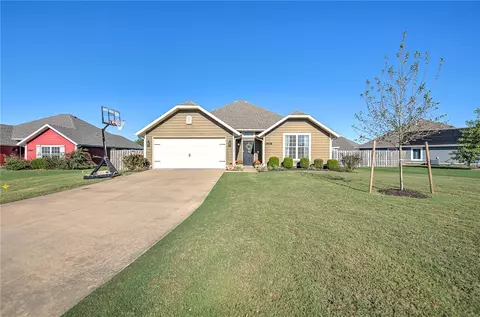 3968 Grand Valley Dr, Springdale, AR 72764